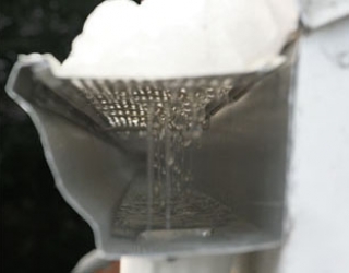 goutières en hiver fonte de la neige